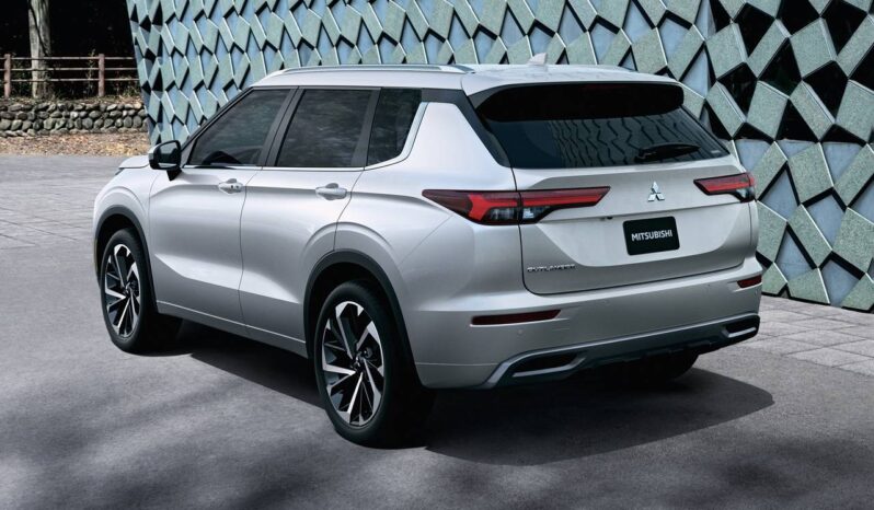 
								2024 Mitsubishi Outlander full									